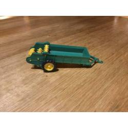 Britains 9540, Vaste Mestverspreider, Schaal 1:32