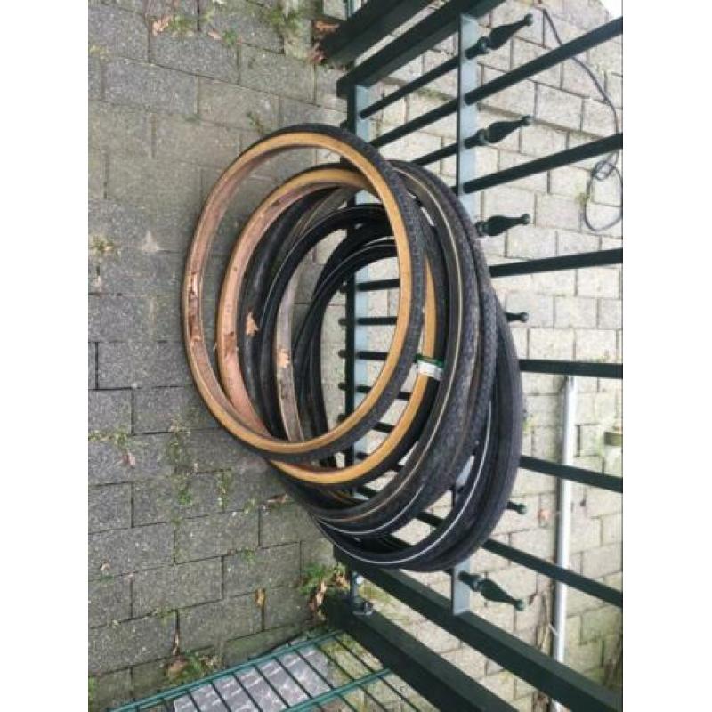 Partij fietsenbanden / onderdelen: standaards / remmen