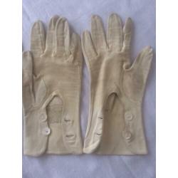 Handschoenen, vintage suède in crème wit te koop! Enkele par