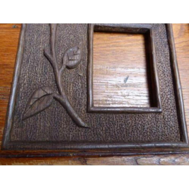 2 prachtig gesneden art deco houten fotolijsten