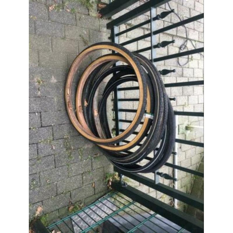 Partij fietsenbanden / onderdelen: standaards / remmen