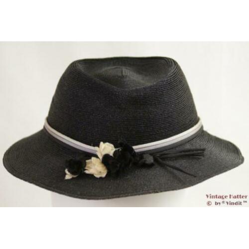 Vintage Dameshoed zwart met zwart-witte bloemen 57
