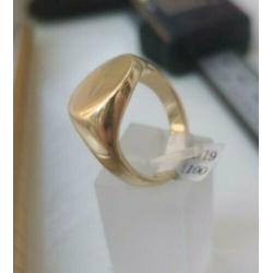 Solid 18ct gold signet ring hallmarked (18 karaat , zegel)