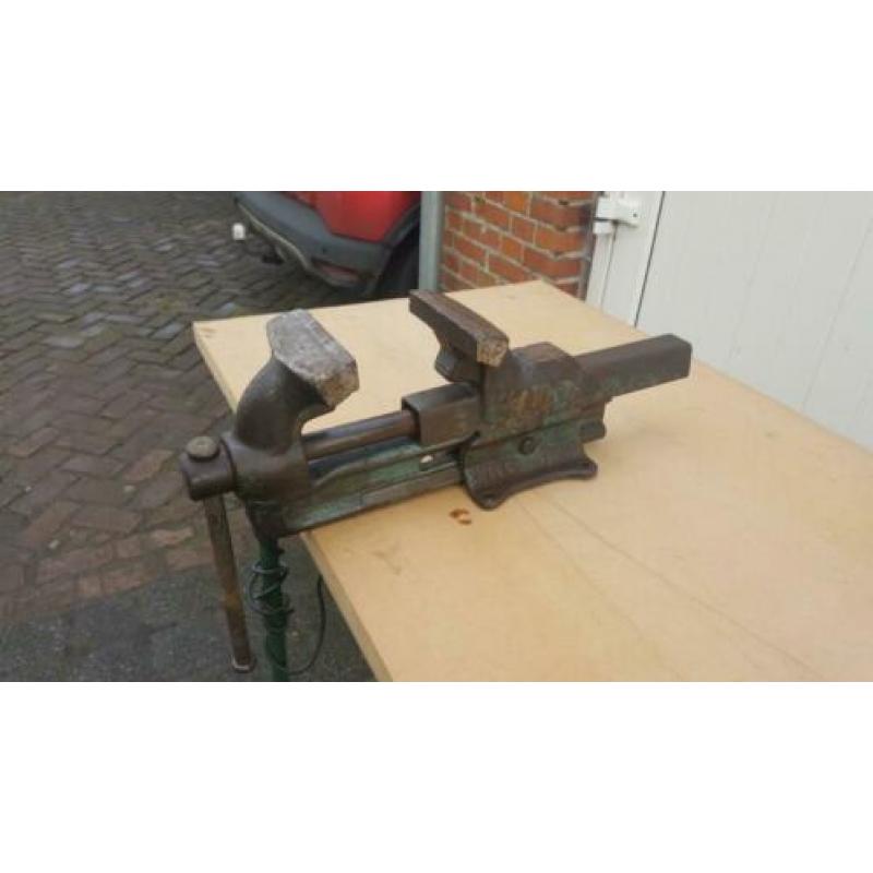 Goede, nette heuer front bankschroef! Bekbreedte 120 mm!
