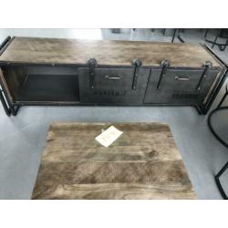 Tv meubel mango hout met stalen loft deuren hoge korting