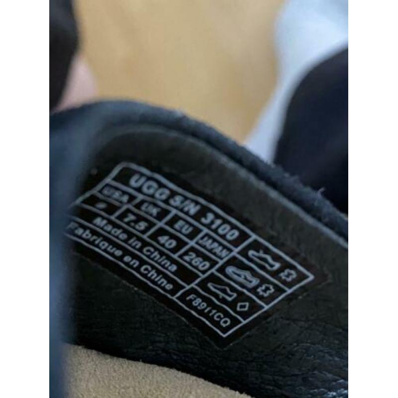 Zwarte suède slippers van UGGS. Nieuw!