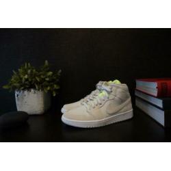 Air Jordan 1 Mid Vast Grey Ghost Green maten 39 & 40