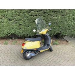 Vespa lx 50 4takt brom 45km/u piaggio scooter zip geel