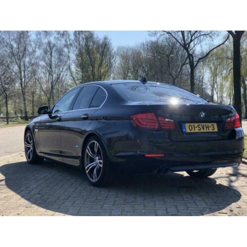 BMW 5-Serie 3.0 I 528 AUT 2010 Zwart Softclose HUD