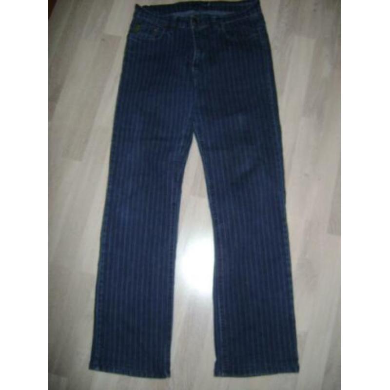 ARMANI jeans maat 32 (z.g.a.n.)