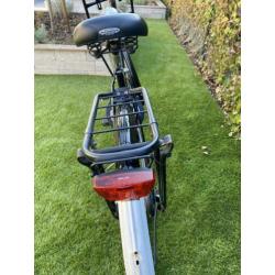 Omafiets met transportrekje