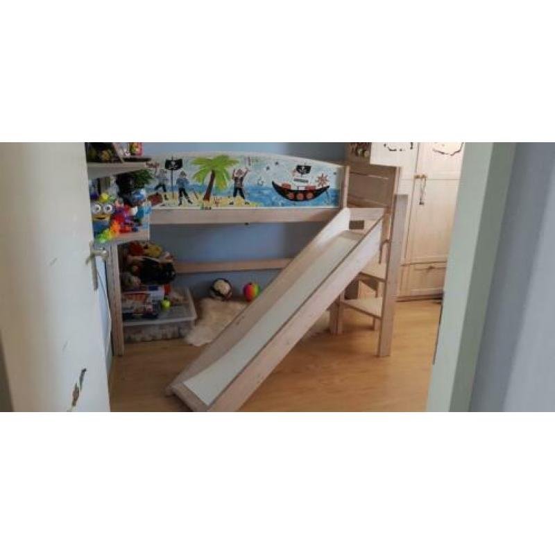 Lifetime halfhoogslaper met glijbaan