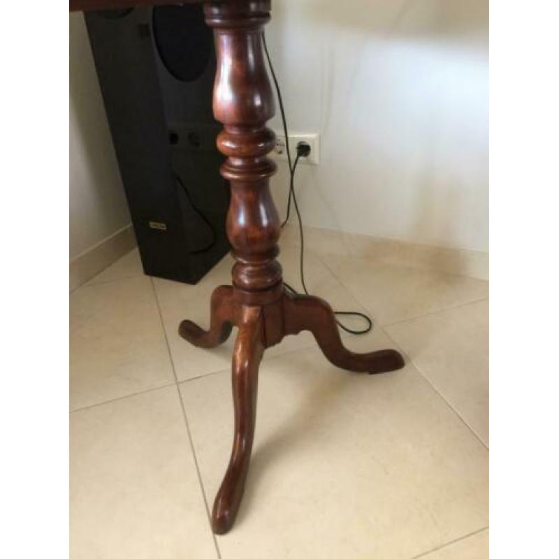 Antiek Mahonie Tiptop tafeltje