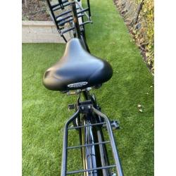 Omafiets met transportrekje