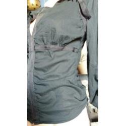 Zwarte taile, blouse van M3XX.