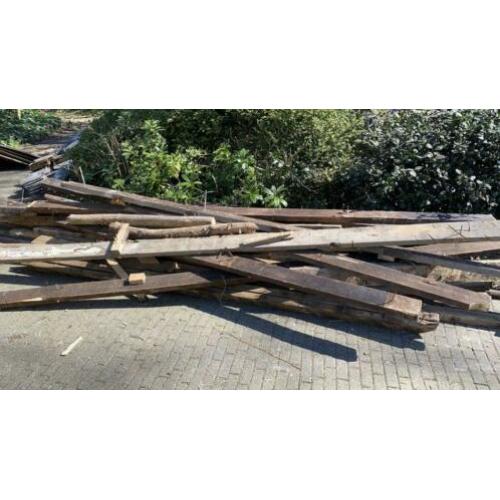 Oude gebinten / oud hout van schuur