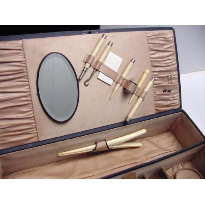 art deco reisnecessaire