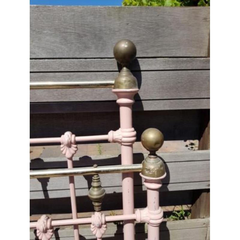 Spijlenbed antiek