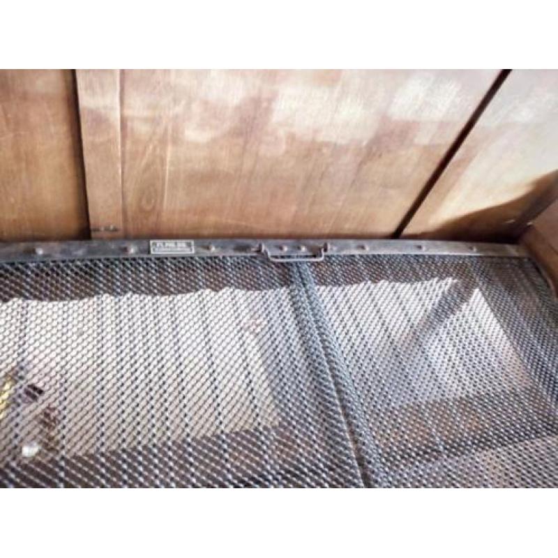 Antiek bed met kaptafel