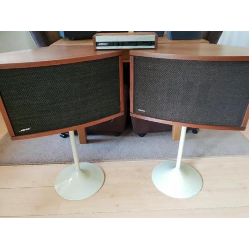 Bose 901 type 4 / equalizer/ 2 speakers/ 2 standaards
