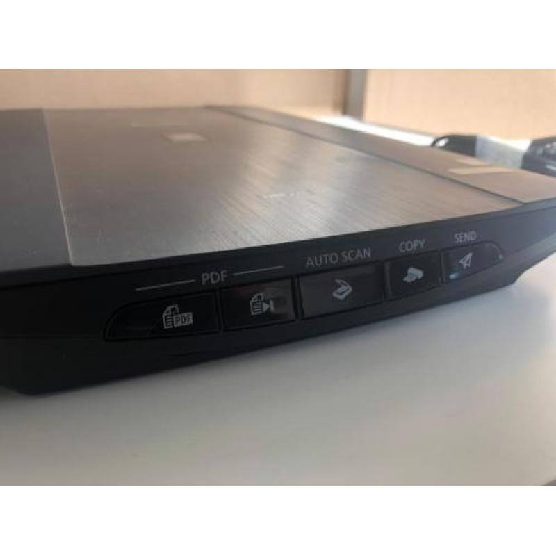 Canon CanoScan LiDE 220 scanner