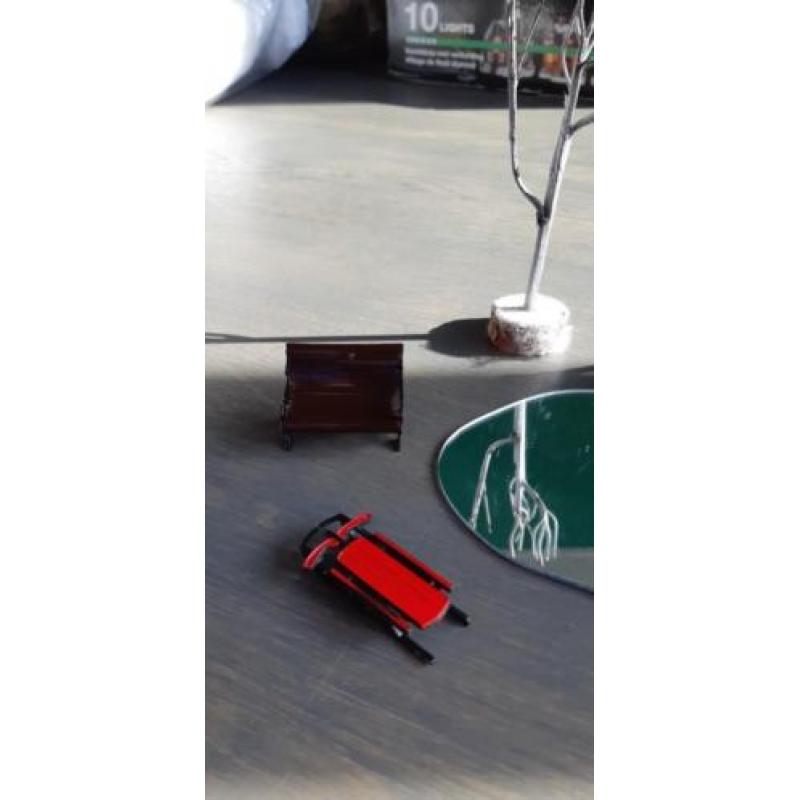 Lemax ijsbaan/skiërs/ bankje/boompje voor kerstdorp