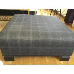 Hocker poef voetenbank bijzettafel Passe Partout design