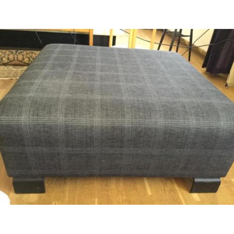 Hocker poef voetenbank bijzettafel Passe Partout design