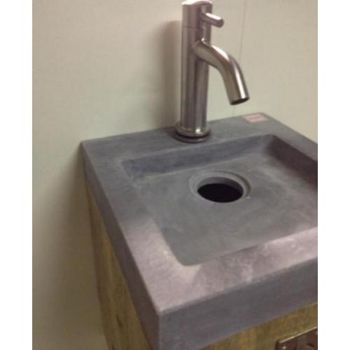 Fontein vierkant natuursteen hardsteen steigerhout wc toilet