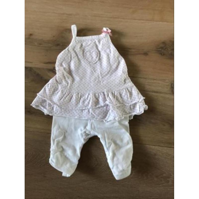 Diverse babykleertjes, maat 50/56
