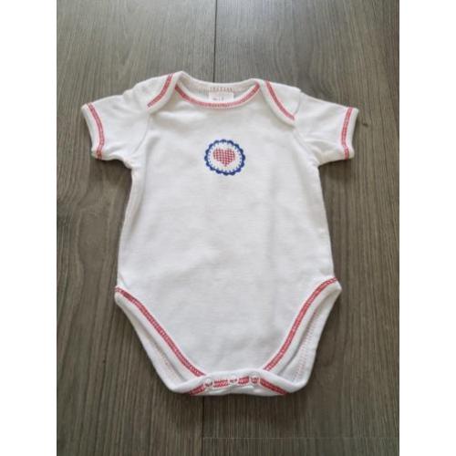 BAMBINO witte romper hartje maat 50/56 (KG513)