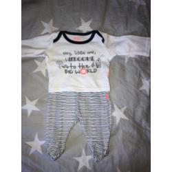Diverse kleding setjes draagmaat 50