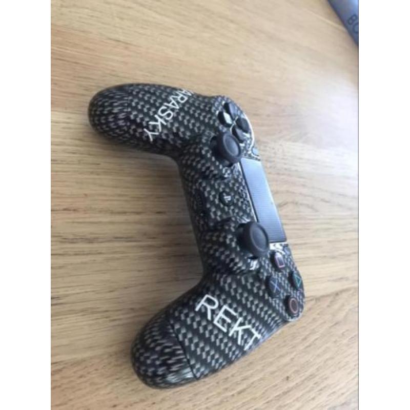 Modded ps4controller Carbon met rapid-firechip+oplaadstation
